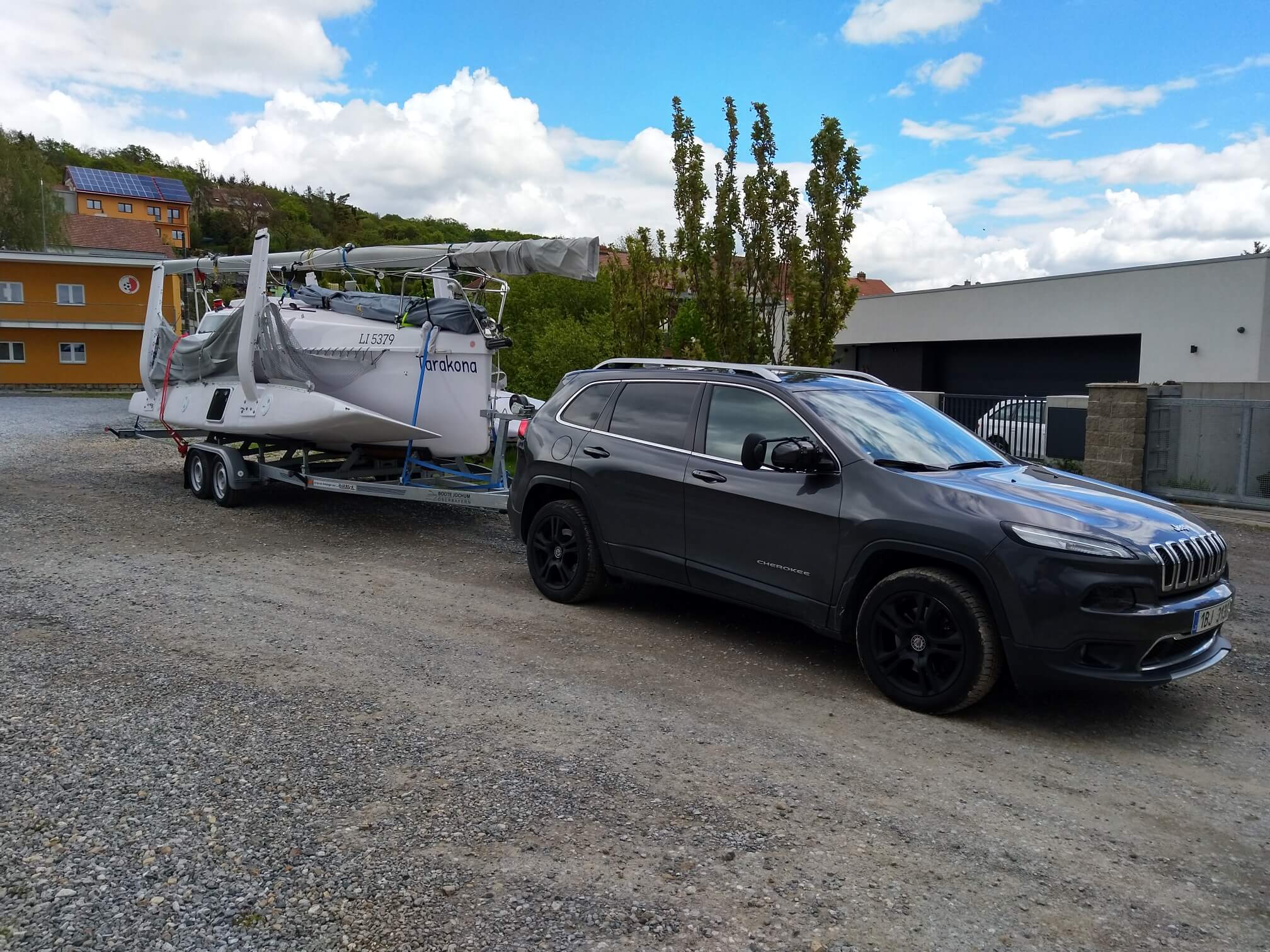 IMG auto Trailer