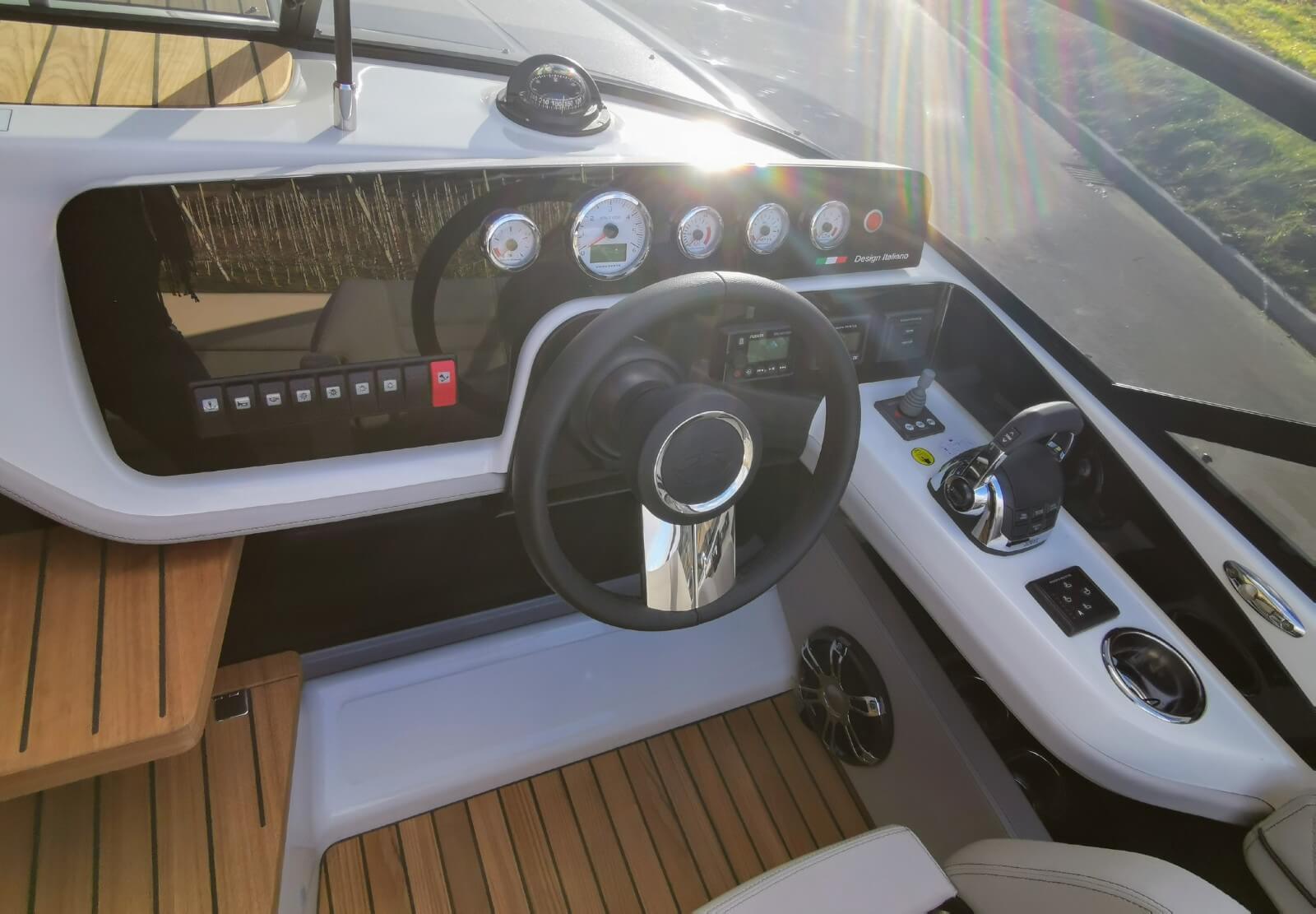 Cranchi E26 Classic(21)