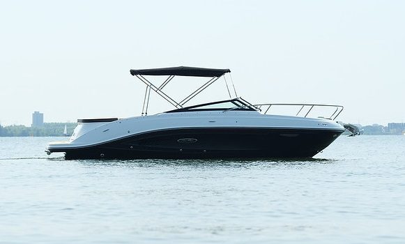 Sea Ray Sunsport (SSE) 230 & Trailer (Lagerboot) 