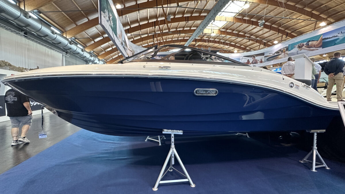 Sea Ray SPXE 190- NEW & Trailer (Lagerboot) 