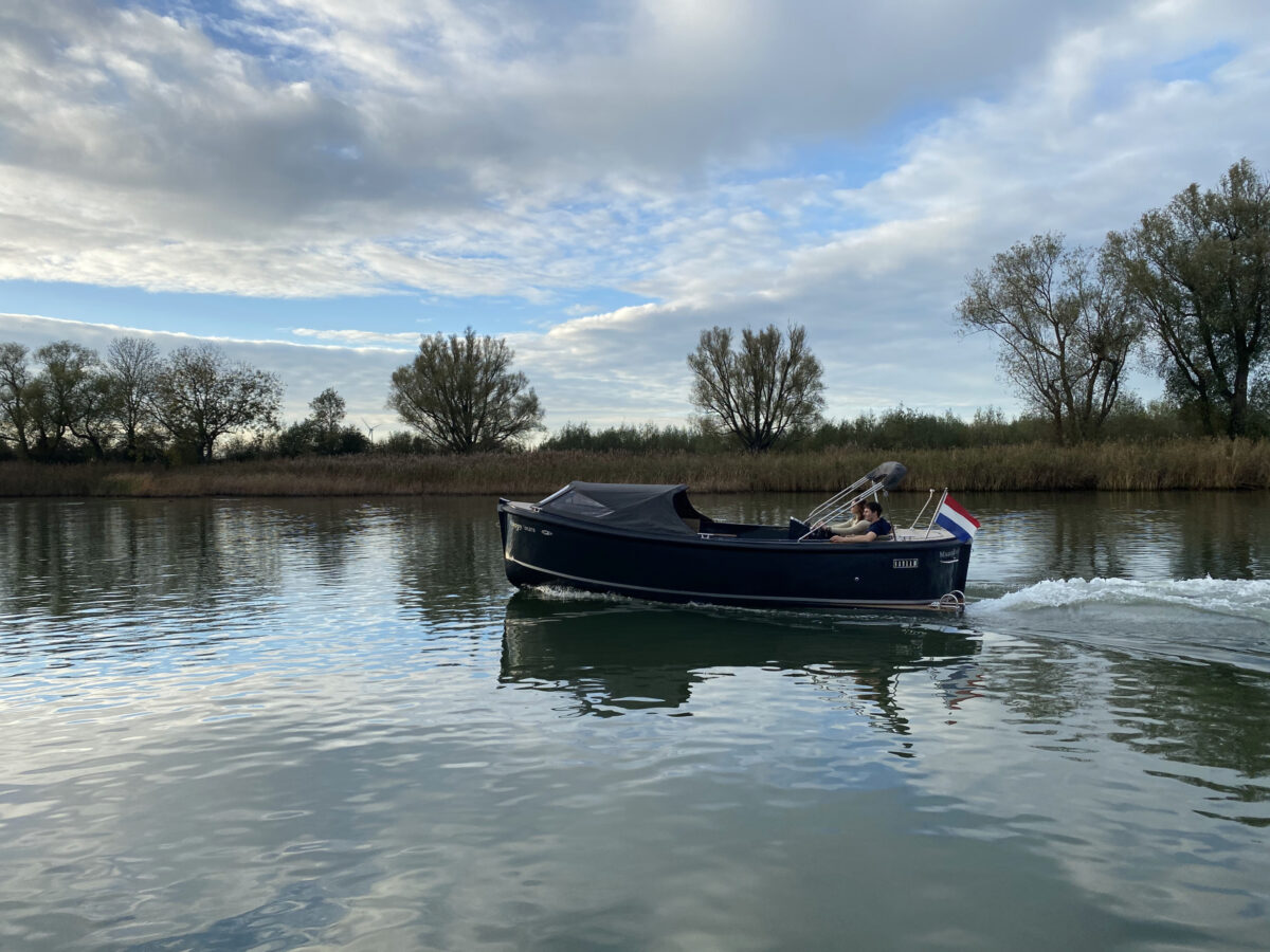 Maxima 650 Flying Lounge