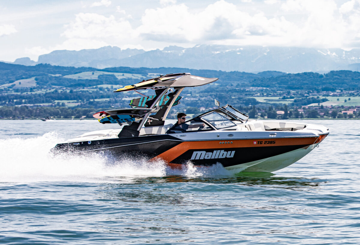 Malibu Wakesetter 23 MXZ 
