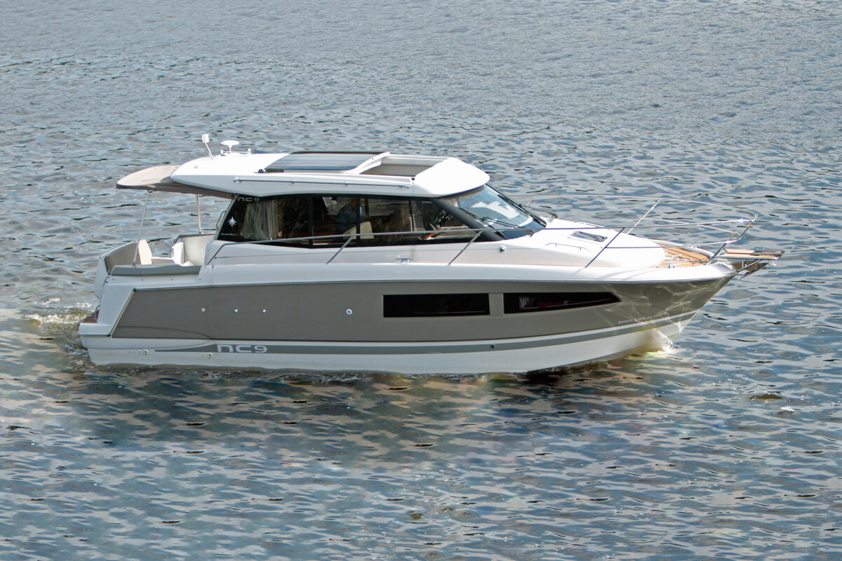 Jeanneau NC 9 