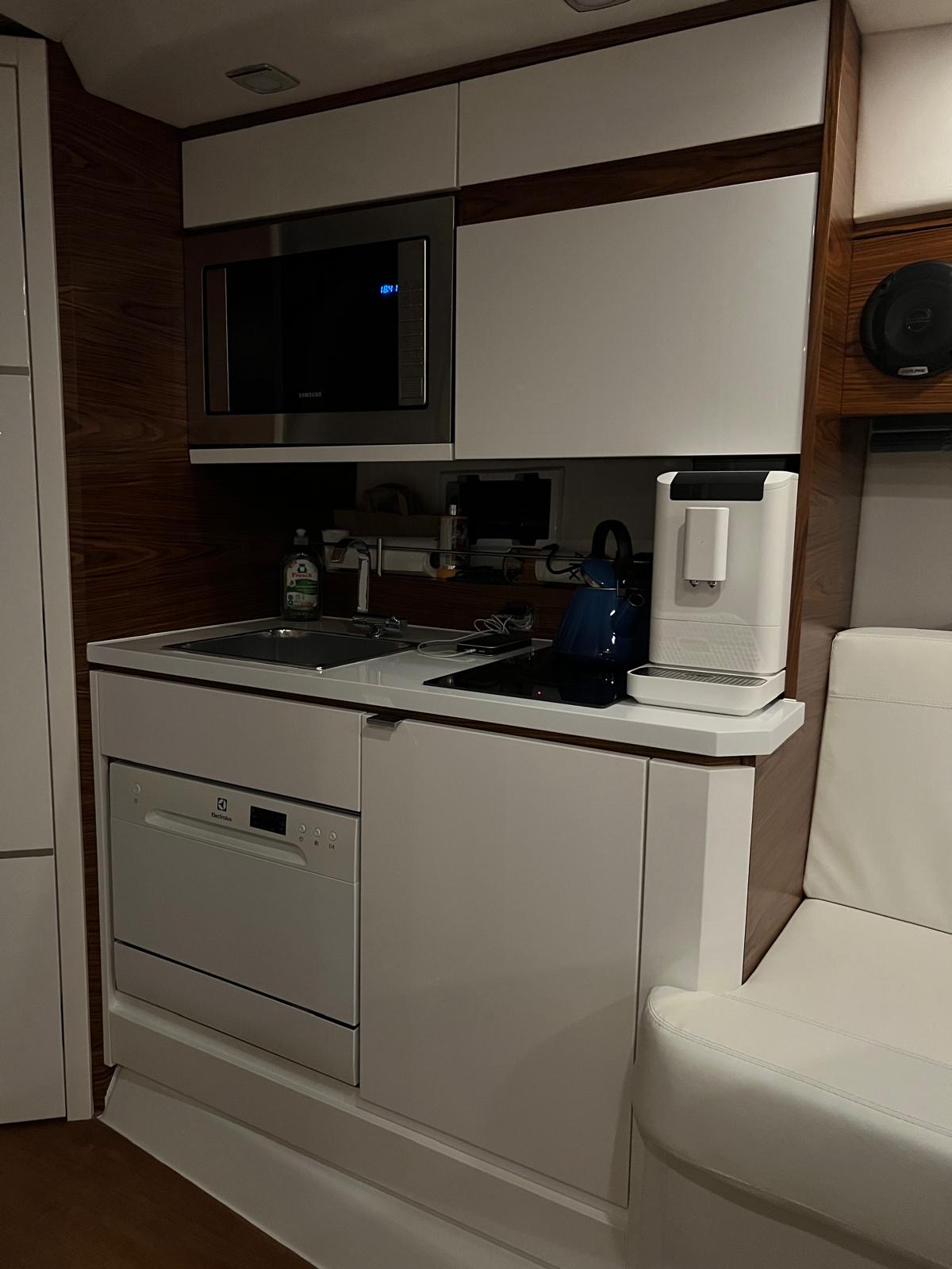 f00efadd-8a4b-4970-83e2-1845aff0401b