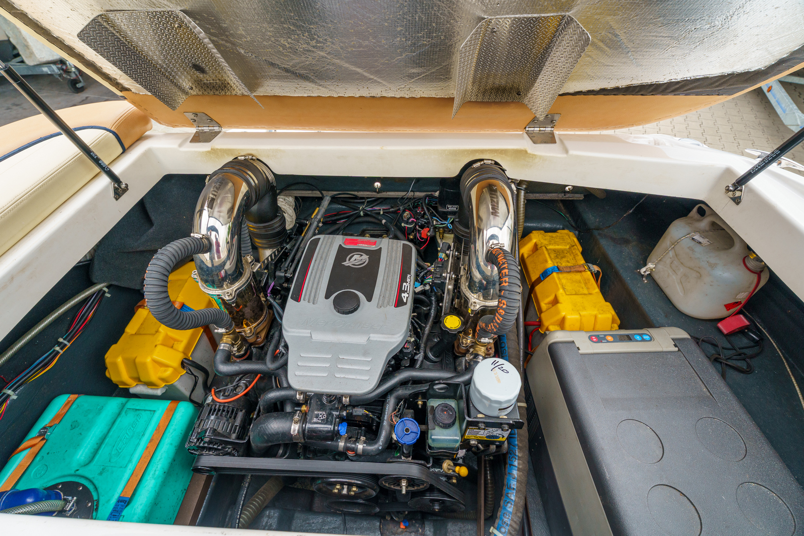 Motorraum 1