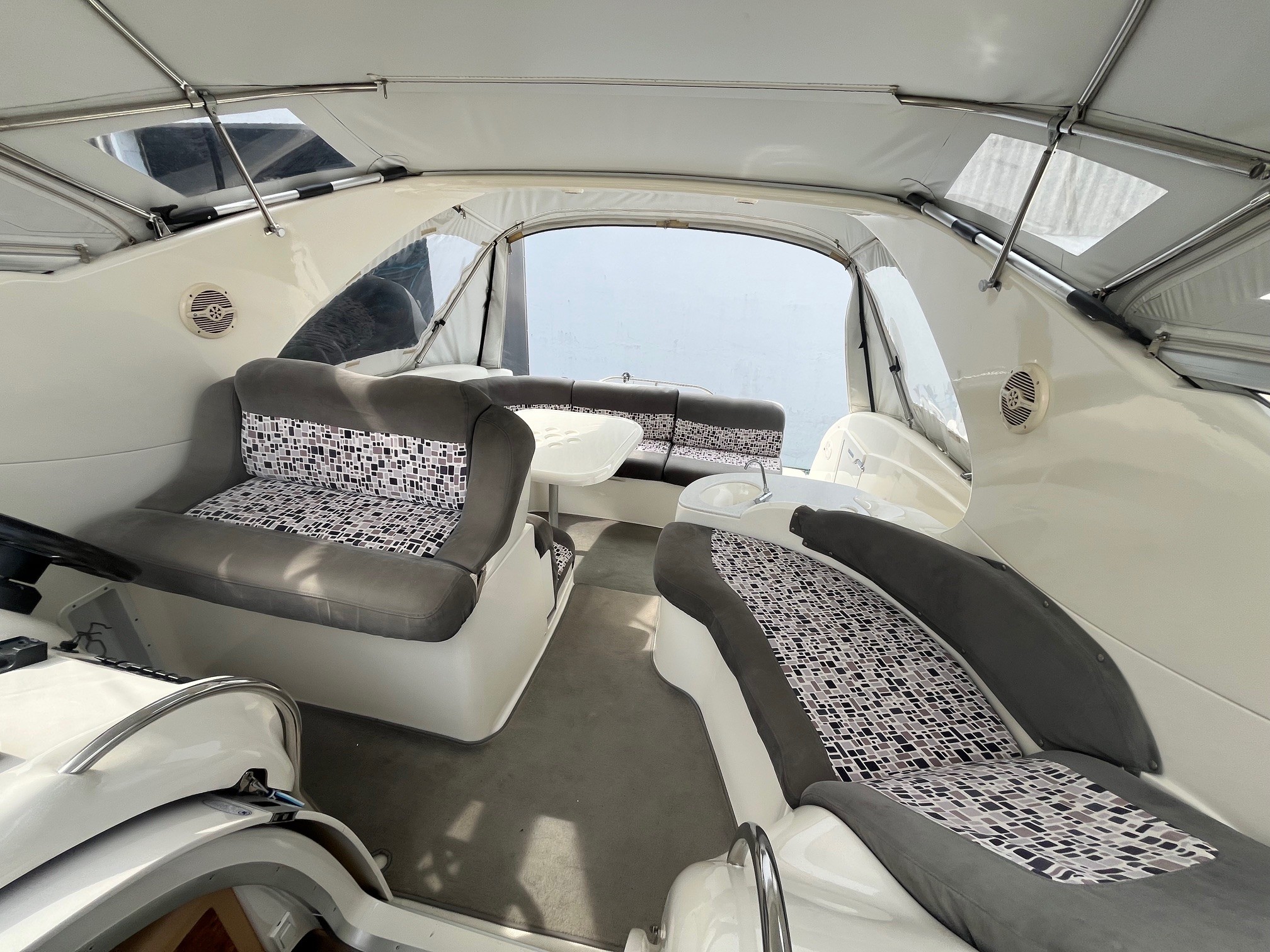 Cockpit 1