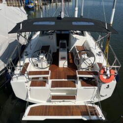 Cockpit 12