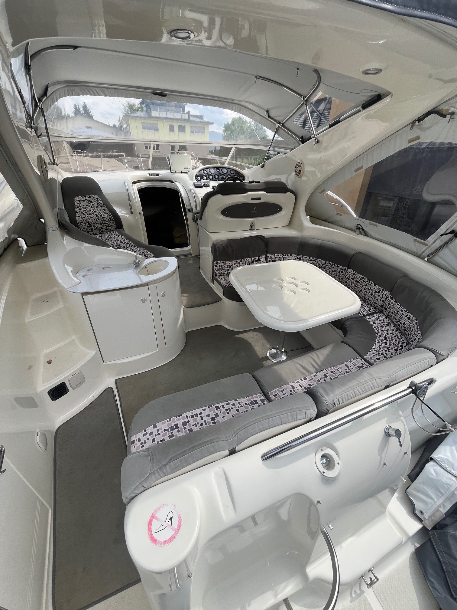 Cockpit 4